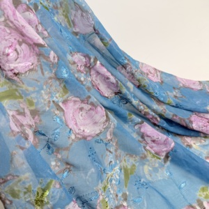 Tela de textura plisada bordada de poliéster de alta calidad 100%, estampado Floral negro y azul, <span class=keywords><strong>Material</strong></span> de Vestido ligero y transpirable - Product Image 5
