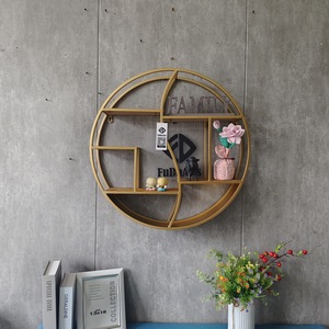 Étagères flottantes en <span class=keywords><strong>forme</strong></span> de <span class=keywords><strong>maison</strong></span> ronde murale en métal de 60cm avec cloison en bois étagère de rangement étagère salon décor à la <span class=keywords><strong>maison</strong></span> DDP - Product Image 3
