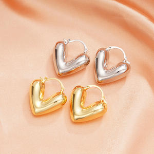 Pendientes de Aro Hlago con Forma de Corazón, Plata 925, Chapados en Oro, Unisex, Joyería Romántica para Uso Diario - Product Image 3