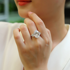 타원형 12ct 모이사나이트 반짝이는 반지 GRA 인증서 925 실버 화이트 선명도 전체 VVS 모이사나이트 반지 - Product Image 1
