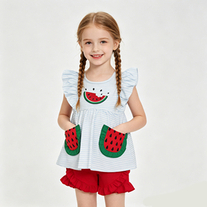 Nouvel Arrivage Ensemble Court pour Fillettes avec Broderie Pastèque, Haut Tunique à Manches Volantées Rayées et Short en Coton Rouge Décontracté - Product Image 2