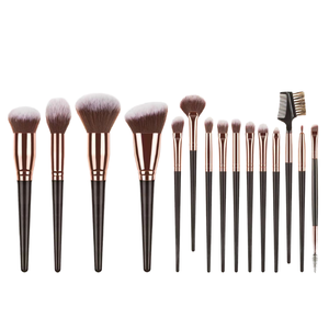 Set de 15 Brochas de Maquillaje de Tamaño Grande, con Cerdas Sintéticas Suaves, Mango de Plástico, Veganas, para Rostro, Ojos y Rubor - Product Image 1