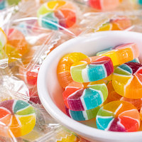 Sucettes tendance en forme de moulin à vent de dessin animé, bonbons durs fruités, sac de 500g pour les récompenses de la Journée des Enfants