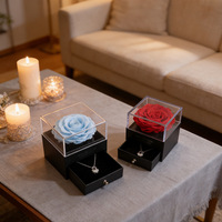 Boîte à bijoux pour la Saint-Valentin et la fête des mères, avec roses éternelles préservées, emballage pour anneaux et colliers, roses éternelles