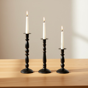 Candelabro in Ferro Stile Retrò Europeo, Decorazione Floreale per Tavolo Principale Matrimonio, Portacandela Singolo in Metallo Placcato <span class=keywords><strong>Oro</strong></span> Nero - Product Image 1