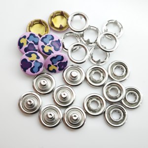 Broches <span class=keywords><strong>de</strong></span> <span class=keywords><strong>Presión</strong></span> Personalizados con Estampado <span class=keywords><strong>de</strong></span> Leopardo Rosa, Sin Níquel, <span class=keywords><strong>de</strong></span> 5 Partes, para Ropa - Product Image 1