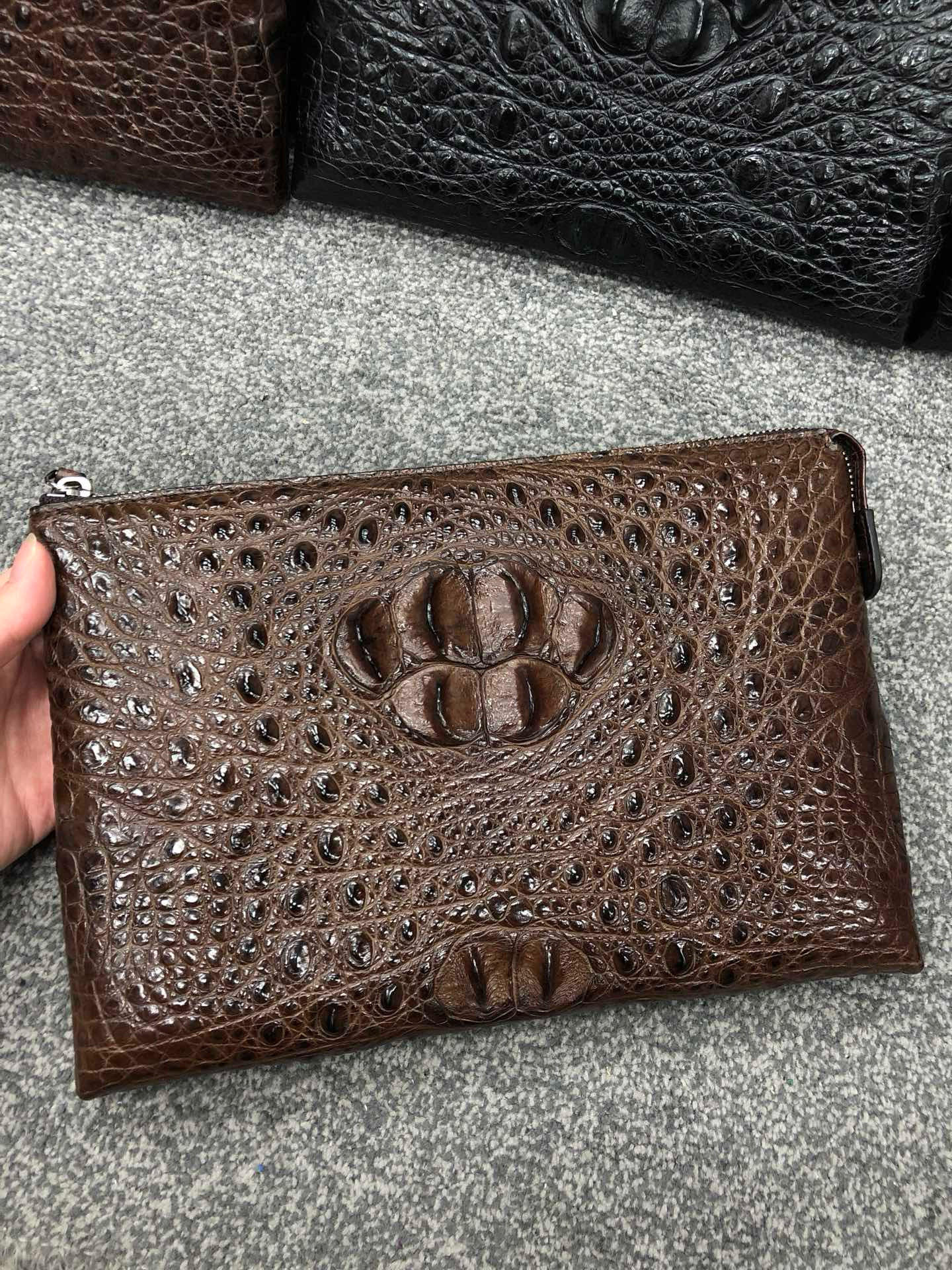 สีน้ำตาล