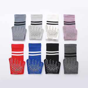 Chaussettes de Pilates à points en PVC, antidérapantes, avec Logo personnalisé, <span class=keywords><strong>barre</strong></span> parallèle à cinq doigts, pour automne et hiver, KTS-1011-5 - Product Image 6