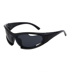 Lunettes de soleil de sport à monture noire avec verres PC, protection anti-vent et UV400 pour le cyclisme et les activités de plein air - Product Image 1