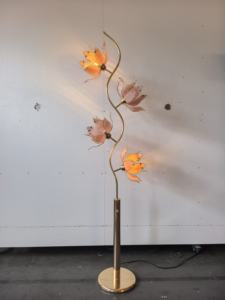 Klassische Vierfach-Drehregler-Stehlampe mit 3-Wege-Schalter, Rosa Lotus, für Wohnzimmer und Ecken, Dekorative Beleuchtung - Product Image 3
