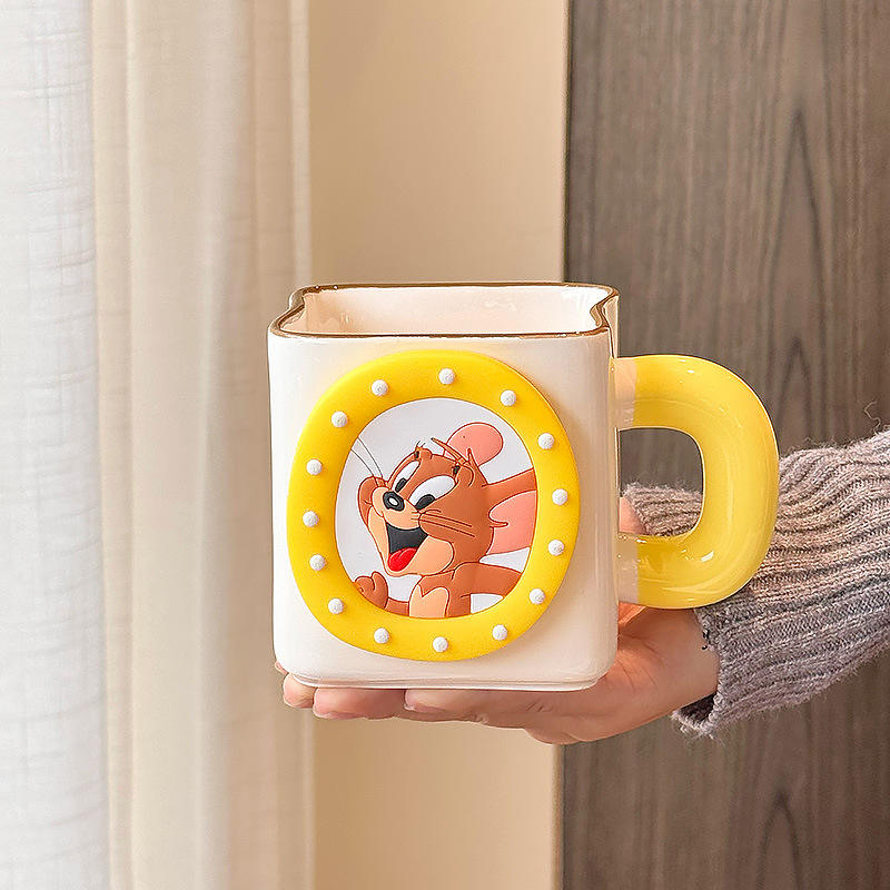 สีเหลือง