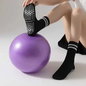 Quentin Custom Women's Yoga Grip Socks With Logo Non Slip Anti Slip Gym Pilates Yoga Socks Custom Logo