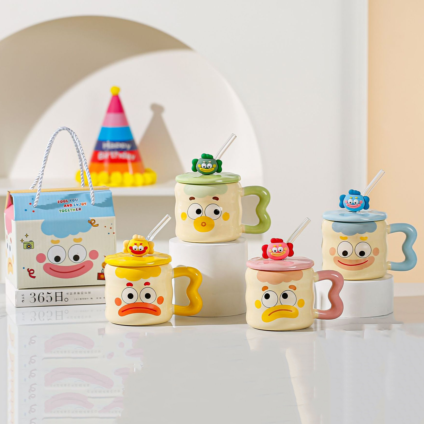 Mug with lid, straw and gift box
