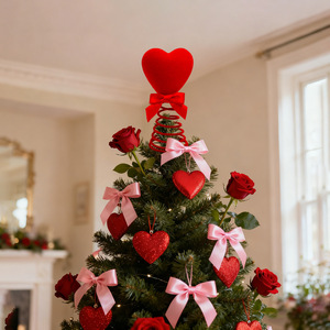 Décoration de Noël en forme de cœur en peluche rouge pour le sommet de l'arbre, vente en gros d'usine OEM/ODM, ornement créatif pour l'ambiance intérieure, décoration de la Saint-Valentin - Product Image 1