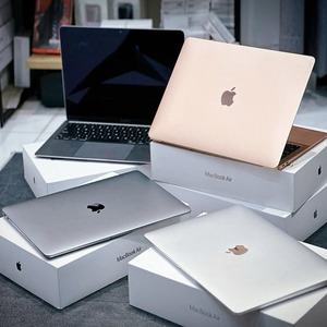 MacBook Air M1 Argent Modèle 2020 A2337 8 Go de RAM 256 Go SSD Ordinateur Portable 13 Pouces à Vendre - Product Image 6