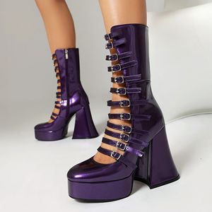 <span class=keywords><strong>Stivali</strong></span> da Donna <span class=keywords><strong>Fucsia</strong></span> Lucidi al Polpaccio con Tacco Grosso e Plateau, Design con Fustelle e Fibbie Multiple, Stile Goth Punk - Product Image 3