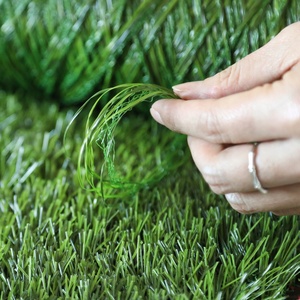 Gazon synthétique souple facile à installer, tapis <span class=keywords><strong>de</strong></span> gazon artificiel pour salle <span class=keywords><strong>de</strong></span> sport extérieure, gazon pour <span class=keywords><strong>jardin</strong></span> - Product Image 4