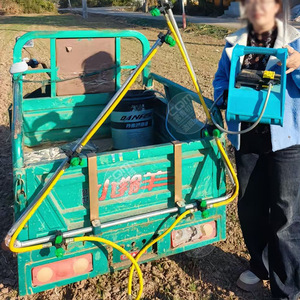 Tricycle électrique avec support de pulvérisation, capacité de 20 kg, pour usage agricole, facile à utiliser avec pompe - Product Image 4