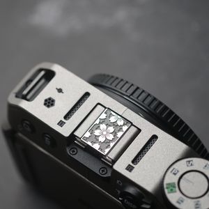 Tapa protectora de zapata caliente de Metal <span class=keywords><strong>Sakura</strong></span> para Lumix Canon Leica Nikon Fuji Sony cámara sin espejo DSLR accesorios de fotografía - Product Image 1