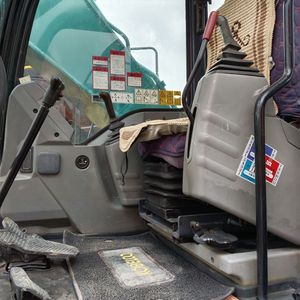 Excavadora de orugas hidráulica Kobelco 210 original de Japón usada 200 240 260 300 Motor de núcleo excavadora de minería de construcción a la venta - Product Image 6