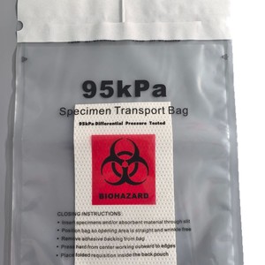 Bolsa de Transporte de Muestras, Probada con Presión Diferencial de 95 kPa, Etiqueta de Riesgo Biológico, Uso Médico y de Patología, Plástico Transparente, 32x32x11.5 cm - Product Image 1