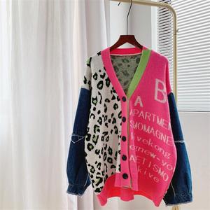Cárdigan con estampado de leopardo y costuras de mezclilla de Color en contraste a la moda nueva chaqueta de suéter de punto holgada de otoño e invierno para mujer - Product Image 2