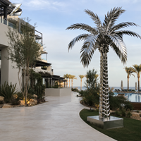 Grande sculpture de palmier en acier inoxydable, installation artistique moderne en plein air pour hôtel, complexe hôtelier, villa, jardin, aménagement paysager