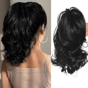 Perruque queue de cheval en maille élastique Miss, couleur 1B, en fibre haute température, cheveux courts bouclés à grandes ondulations, style mode et volumineux - Product Image 1