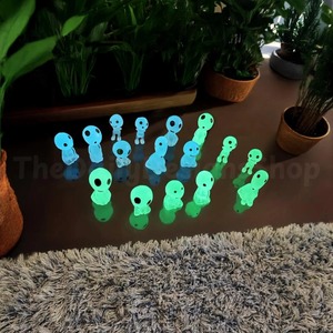 Figuras Kodama Luminosas Mágicas, 10 Piezas, Miniaturas de Espíritus del Bosque, Adornos Luminosos para Terrarios de Musgo, Decoración Única para Macetas - Product Image 4
