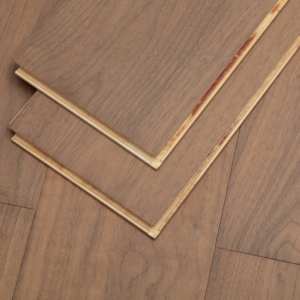 Suelo de Madera Sintética de Abedul con Chapa de Nogal Negro Americano de 1.2mm, Extra Grueso, Sistema de Click, para Interiores y Exteriores - Product Image 1