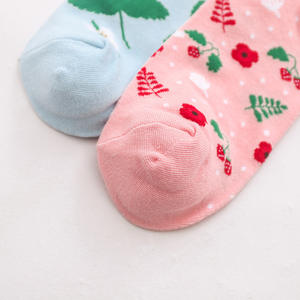 Ballena 85 colores AB pareja calcetines divertidos Van Gogh Tiger AB patrón de Jacquard asimétrico tubo medio moda calcetines coloridos - Product Image 6