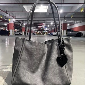 Bolso Tote Dark Cupid 2025 con Colgante de Corazón, Gran Capacidad, Ultraligero, Moderno - Product Image 4