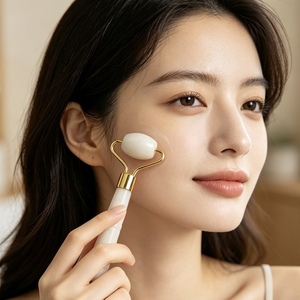 Rodillo Masajeador de Jade para Esculpir el Rostro, Set de Regalo Gua Sha de Piedra, Herramientas Faciales de Masaje y Raspado Gua Sha de Jade para Mujeres - Product Image 5