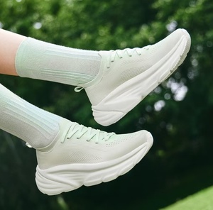 Chaussures de course dégradées personnalisées de haute qualité pour l'été, chaussures de sport confortables pour l'extérieur, design léger avec amorti en caoutchouc - Product Image 5
