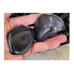 Cailloux <span class=keywords><strong>de</strong></span> pierre noire naturelle polie <span class=keywords><strong>de</strong></span> taille multiple <span class=keywords><strong>de</strong></span> haute qualité pour le décor <span class=keywords><strong>de</strong></span> <span class=keywords><strong>terre</strong></span> <span class=keywords><strong>de</strong></span> <span class=keywords><strong>jardin</strong></span> - Product Image 6