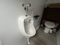 Toilettes mobiles, sanitaires portables, remorques sanitaires, douches portables avec lavabo, toilettes mobiles
