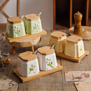 Juego de tarros de condimentos de azúcar pintados a mano con alivio de cocina con tapa de bambú <span class=keywords><strong>y</strong></span> soporte de bambú, caja de condimentos de cerámica para sal - Product Image 3