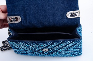 Sac à main de luxe bleu royal à paillettes, pochette en velours ornée de cristaux avec motif floral 3D, sac de soirée glamour pour femmes - Product Image 5