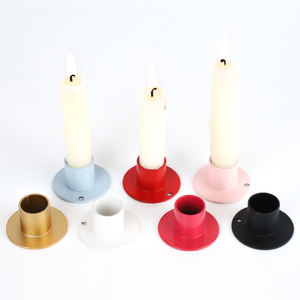 साधारण रंगीन लघु धातु मोमबत्ती धारक शादी पार्टी उत्सव के लिए टेपर मोमबत्ती के लिए रंग डेस्कटॉप कैंडलस्टिक - Product Image 2