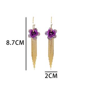 Boucles d'oreilles pendantes mi-longues à pompons, motif fleur de rose, style européen et américain haut de gamme, plaqué or, élégantes et polyvalentes, pour un look luxueux et raffiné. - Product Image 4