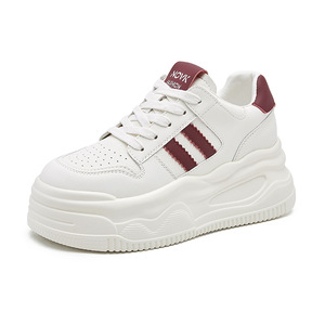 Baskets confortables à semelles souples, style coréen, chaussures décontractées, baskets blanches à semelles épaisses rehaussantes, nouveaux modèles pour femmes - Product Image 2