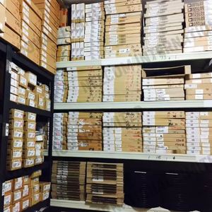 New and Original Integrated Circuit Ic Chip MIC38HC44YN - Product Image 3