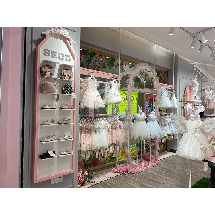 Vitrine de boutique de vêtements pour enfants, mobilier, vente en