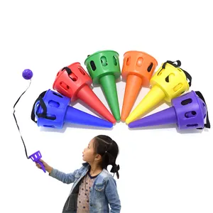 Montessori-Kindergarten Plastikbecher-Wurfball-Wirfballspielball-Angeln-Spielzeug für Kinder pädagogisch