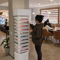 Présentoir rotatif personnalisé en métal pour vernis à ongles, idéal pour salons de beauté, magasins de détail, usines (OEM/ODM)