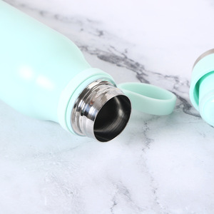 กระติกน้ำสุญญากาศสแตนเลส Silverjet 304 พร้อมหูหิ้ว เก็บความร้อน-เย็น สำหรับเดินทาง ท่องเที่ยว ใช้ในออฟฟิศ หรือเป็นของขวัญ - Product Image 2