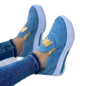 2023 <span class=keywords><strong>zapatos</strong></span> <span class=keywords><strong>deportivos</strong></span> <span class=keywords><strong>de</strong></span> ocio con cremallera para <span class=keywords><strong>mujer</strong></span> para <span class=keywords><strong>Amazon</strong></span> Cross-Border Fashion-Wish Trend Color sólido Slip-On Closure Winter Season - Product Image 1