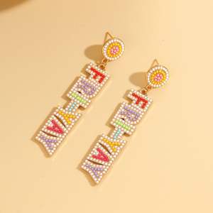 Pendientes de cuentas de arroz tejidos a mano, coloridos regalos bohemios para la escuela, graduados y profesores - Product Image 3