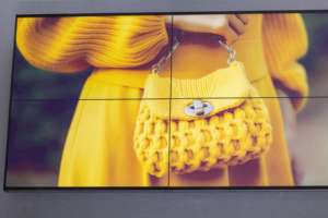 31.5 इंच आउटडोर अल्ट्रा पतले रंग ई स्याही स्क्रीन धूप पठनीय स्वागत समारोह नोइटे ई पेपर डिस्प्ले विज्ञापन बोर्ड - Product Image 3