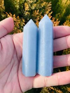 คริสตัลโฮล่าขายส่ง คริสตัลแองเจลไลท์สีน้ำเงินธรรมชาติคุณภาพสูง ขัดเงา รูปทรงหอคอย สลักลาย ขนาด 4-7 ซม. สำหรับตกแต่งบ้าน ของขวัญวันหยุด - Product Image 6